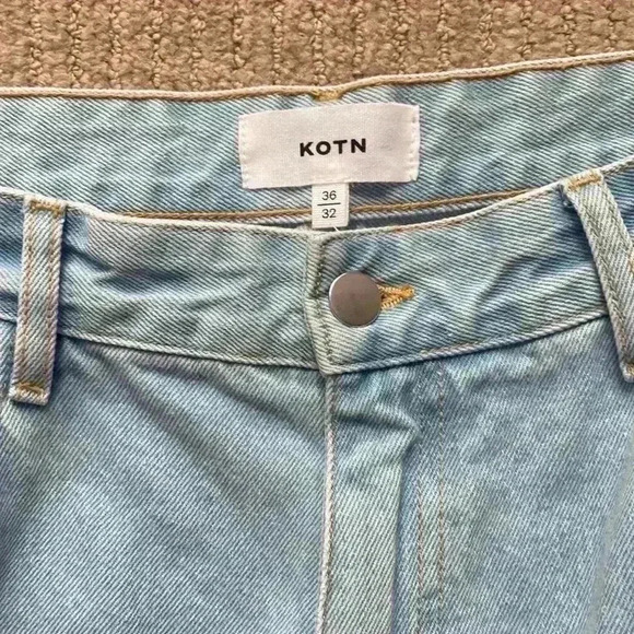 KOTN Unisex Antifit Denim high-waisted jeans light wash 36/32 (12-14). - Picture 4 of 16